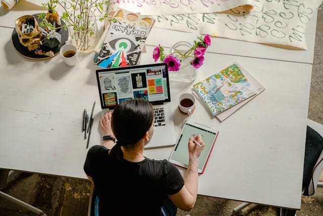 Graphic Designer Pic